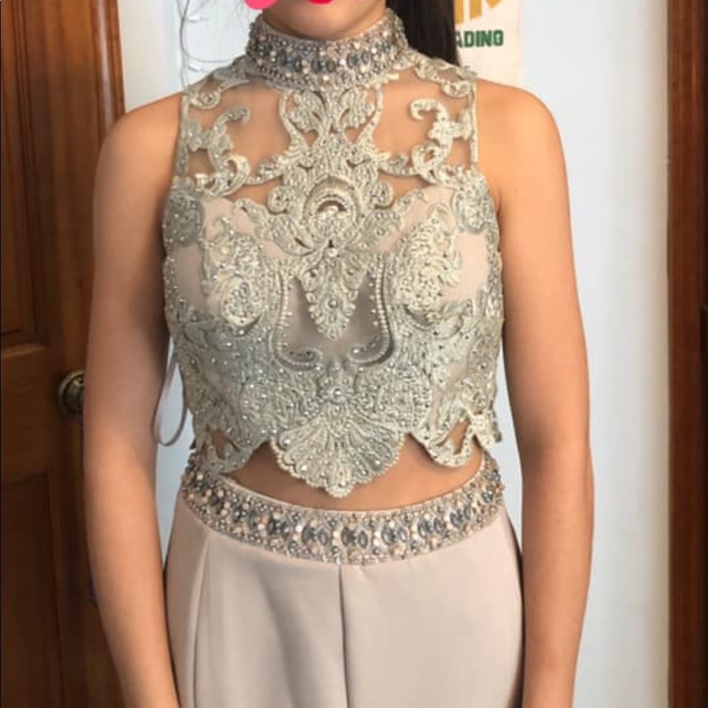 PROM/HOMECOMING DRESS - Picture 4 of 4